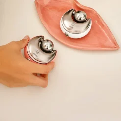 Gesichtsmassagegerät mit Kälte- und Wärmetherapie, rosa