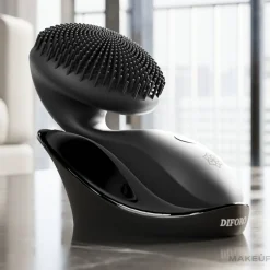 Massagebürste für die Gesichtsreinigung schwarz