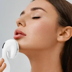 Reinigendes Gesichtsmassagegerät silber