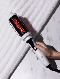 Thermo-Haarbürste zum Haarstyling